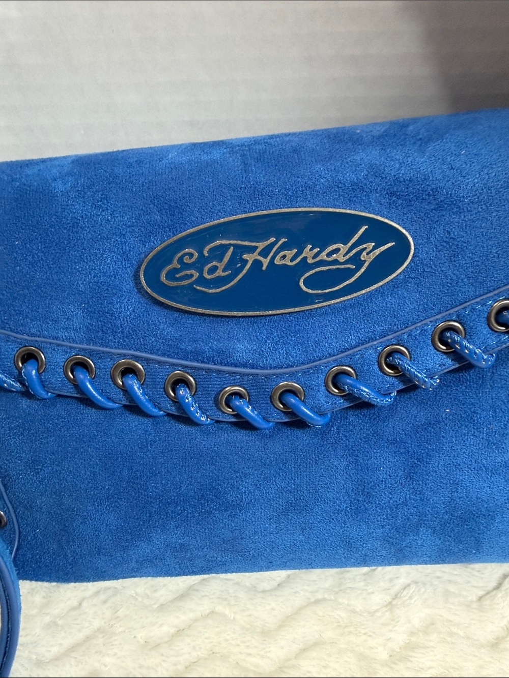 Ed Hardy Blue Suede Shoulder Bag with Round Coin Pouch - Picture 2 of 7